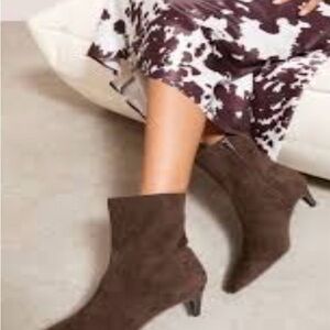 Blondo Ankle Boots in Brown